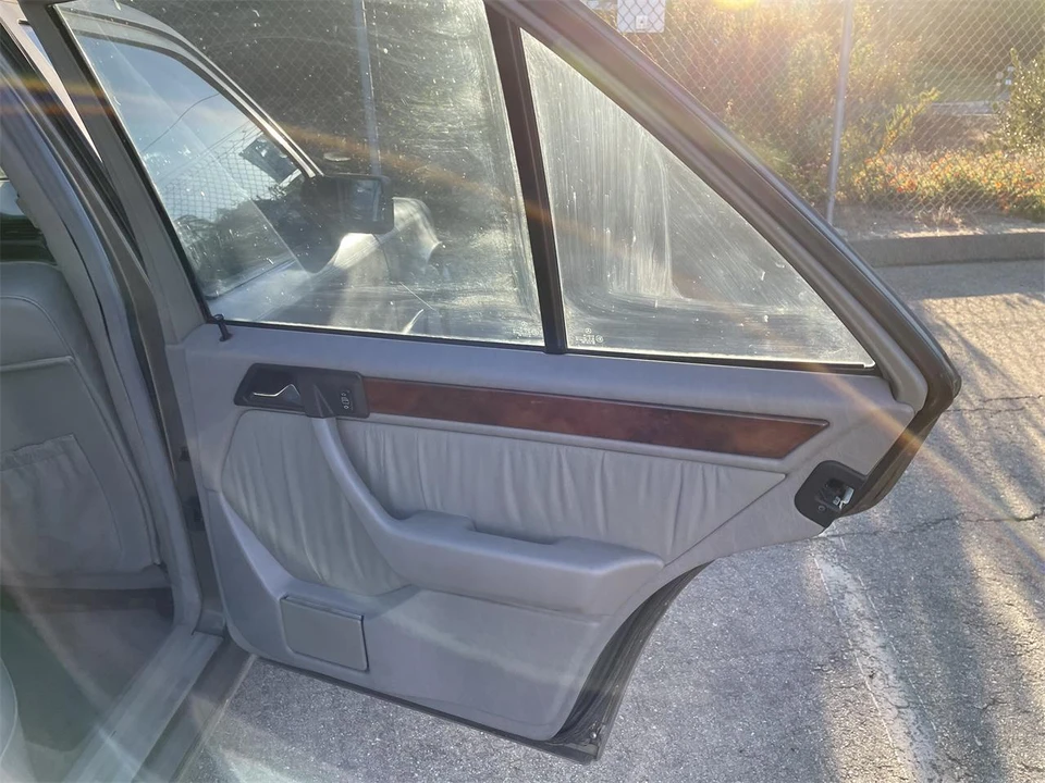 1994 Mercedes-Benz W124 E-Class - Image 7 of 13