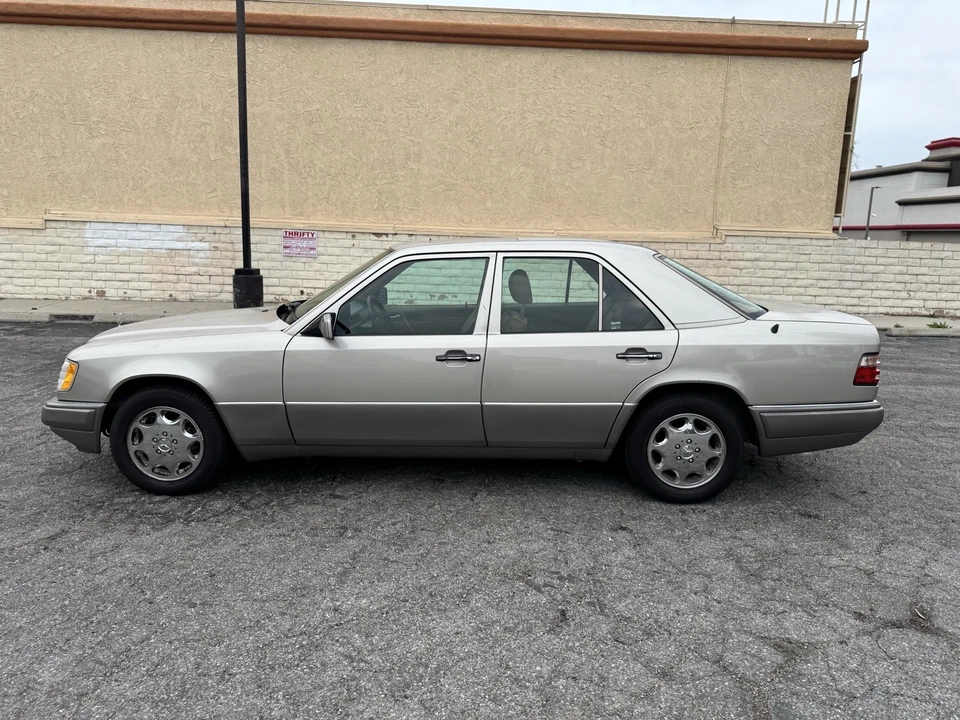 1994 Mercedes-Benz W124 E-Class - Image 4 of 21