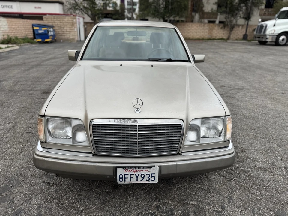 1994 Mercedes-Benz W124 E-Class - Image 3 of 21