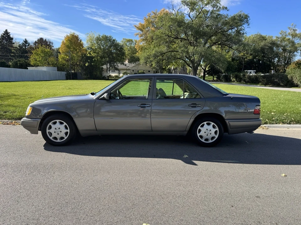 1994 Mercedes-Benz W124 E-Class - Image 4 of 20