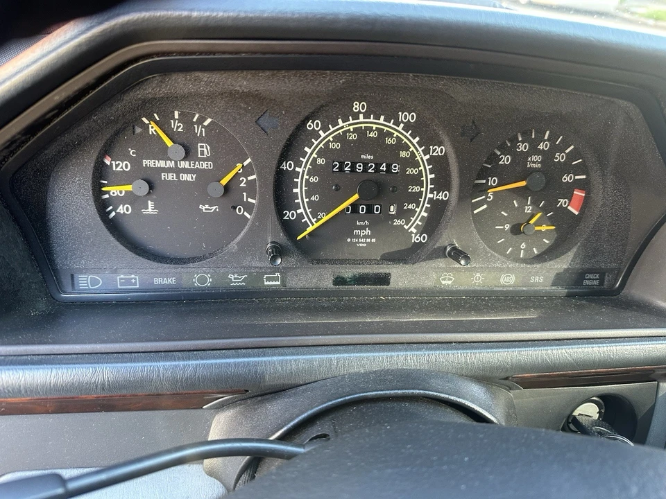 1994 Mercedes-Benz W124 E-Class - Image 15 of 24