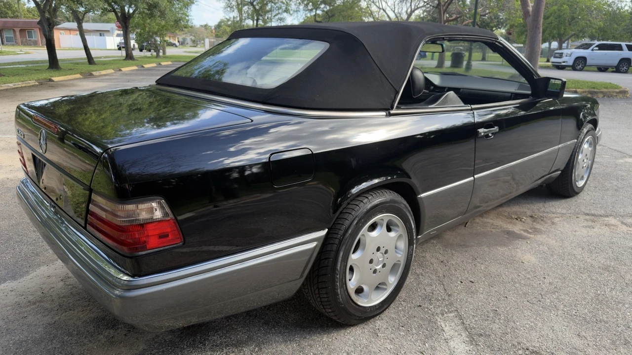 1994 Mercedes-Benz W124 E-Class - Image 13 of 21
