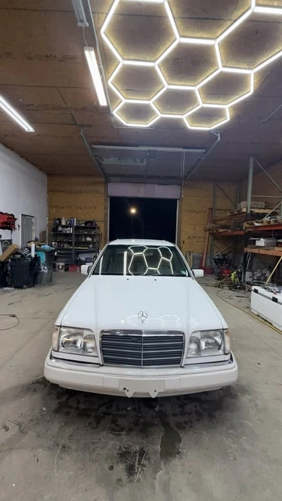 1994 Mercedes-Benz W124 E-Class - Image 2 of 5