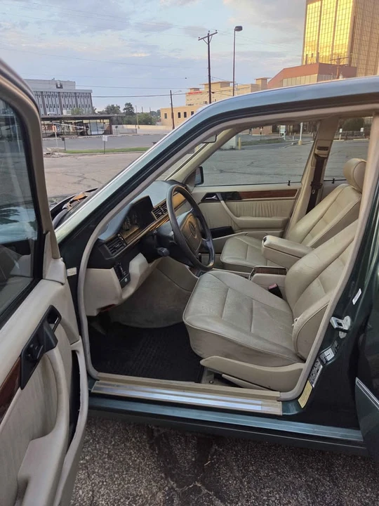 1994 Mercedes-Benz W124 E-Class - Image 12 of 15
