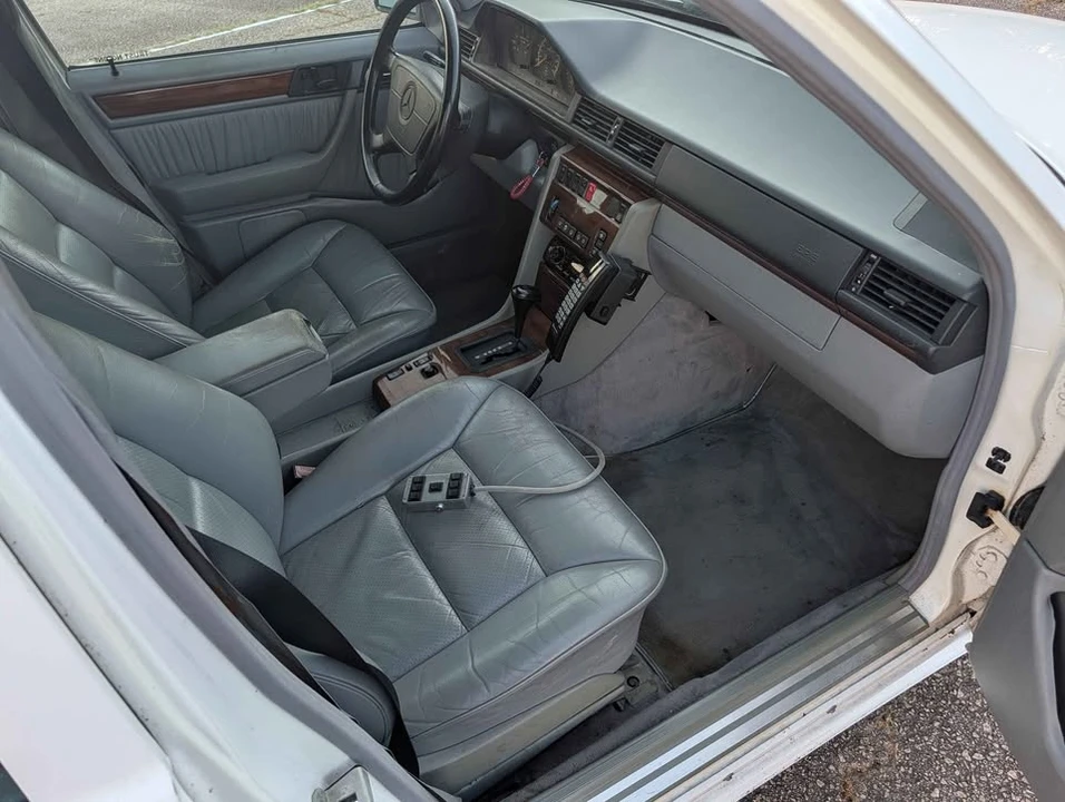 1994 Mercedes-Benz W124 E-Class - Image 17 of 20
