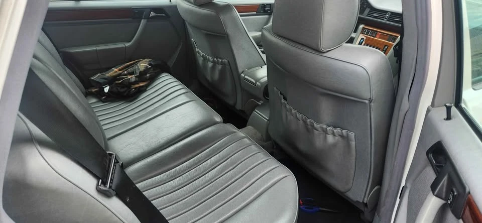 1994 Mercedes-Benz W124 E-Class - Image 9 of 15