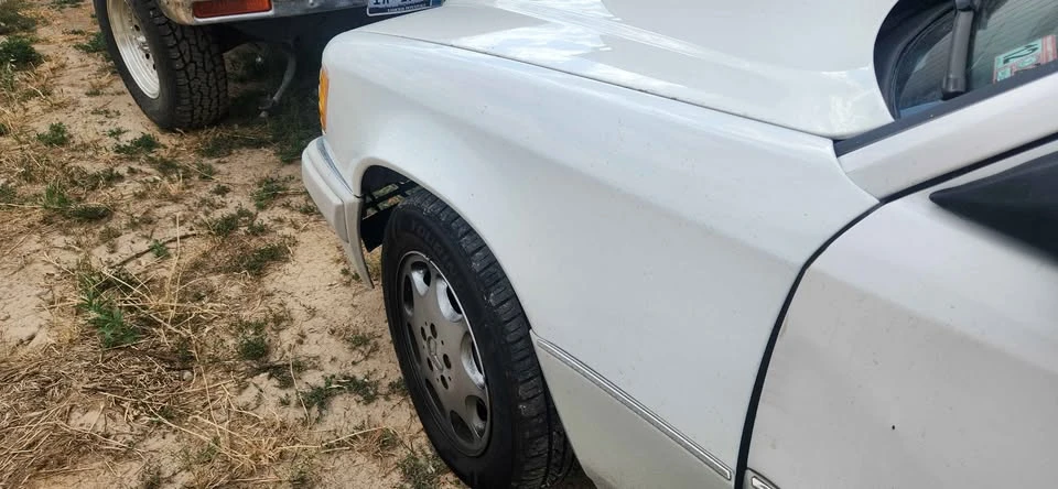 1994 Mercedes-Benz W124 E-Class - Image 11 of 15