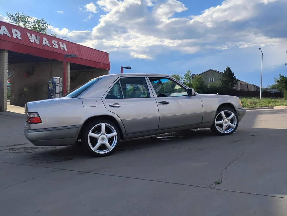1994 Mercedes-Benz W124 E-Class - Image 2 of 14