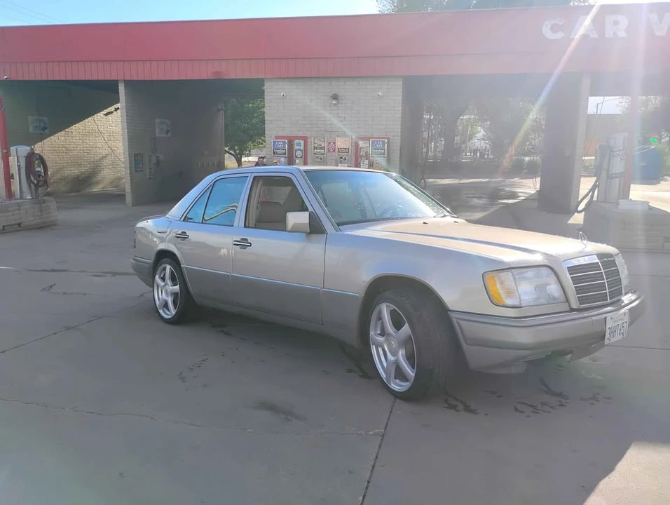 1994 Mercedes-Benz W124 E-Class - Image 3 of 14