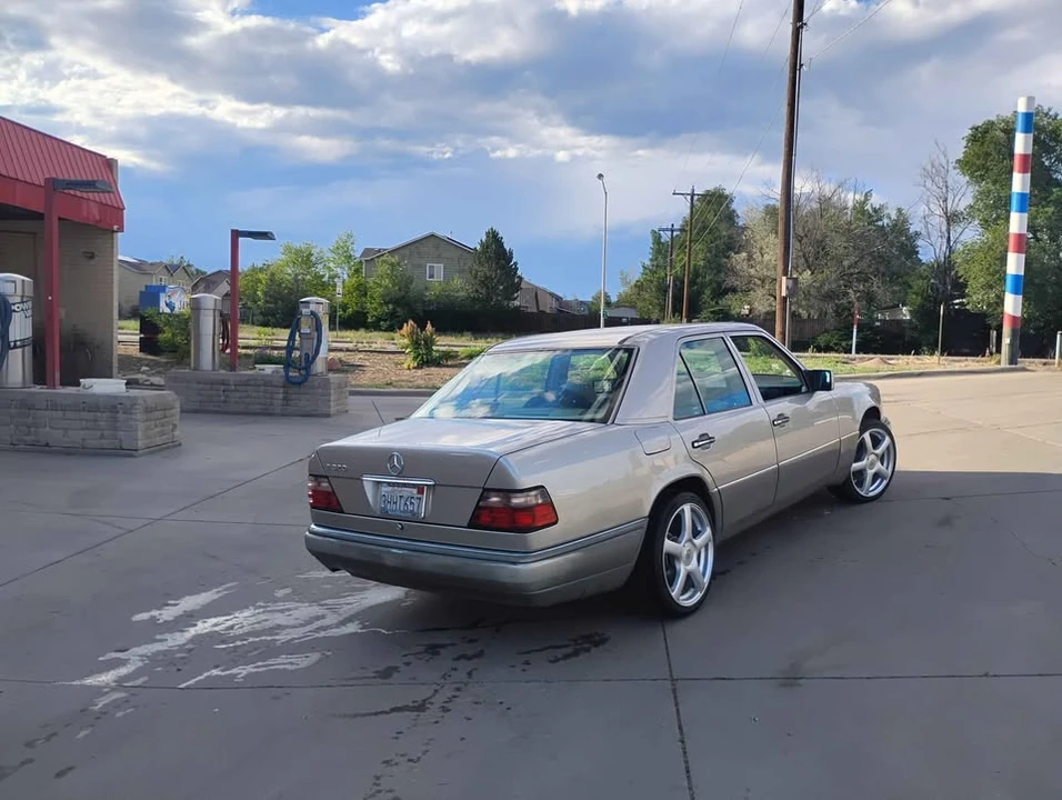 1994 Mercedes-Benz W124 E-Class - Image 4 of 14
