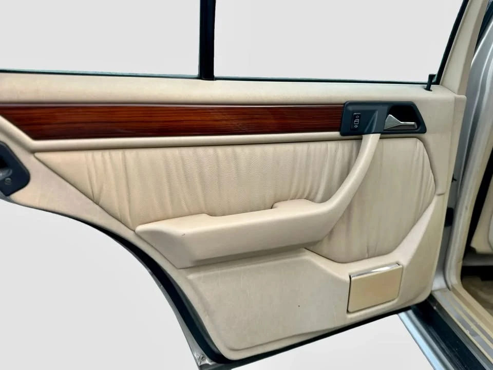 1994 Mercedes-Benz W124 E-Class - Image 17 of 20
