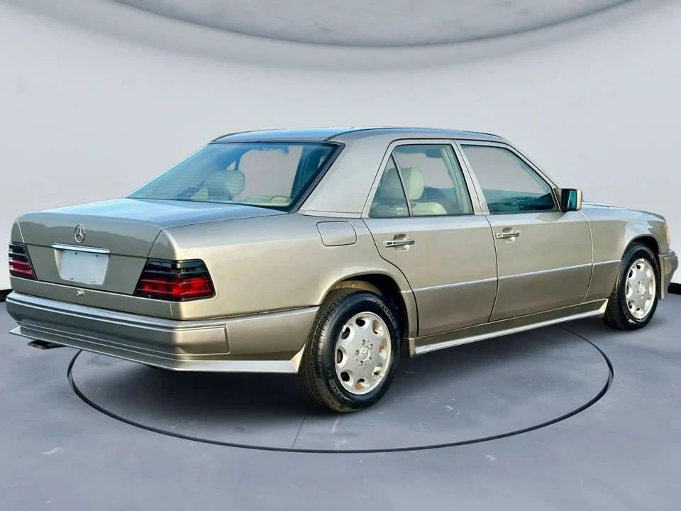 1994 Mercedes-Benz W124 E-Class - Image 8 of 20