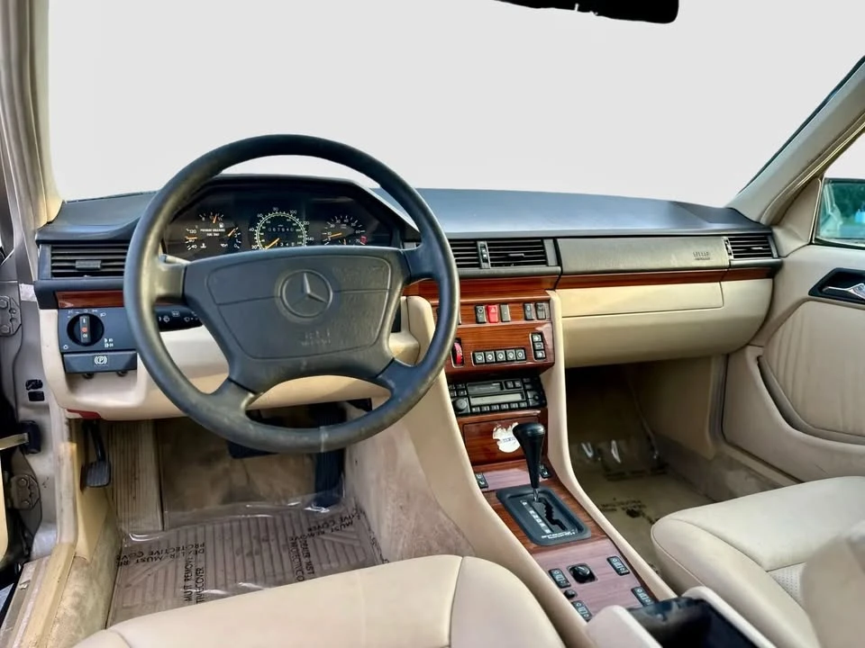 1994 Mercedes-Benz W124 E-Class - Image 12 of 20
