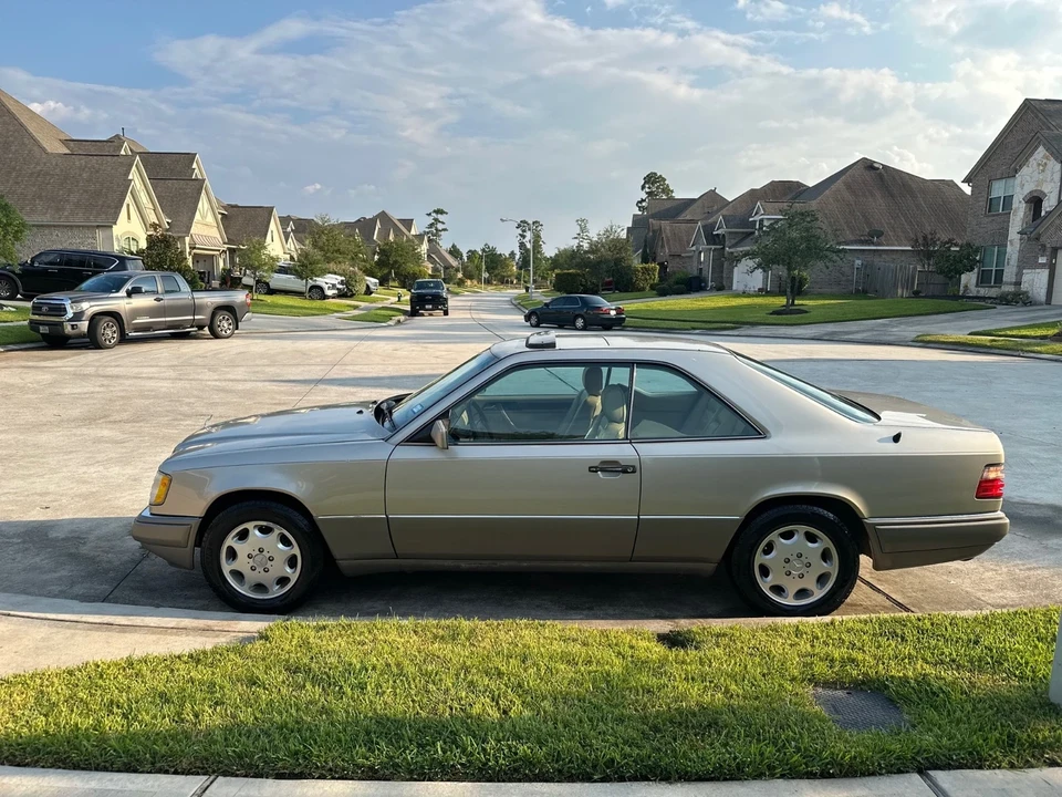 1994 Mercedes-Benz W124 E-Class - Image 9 of 14