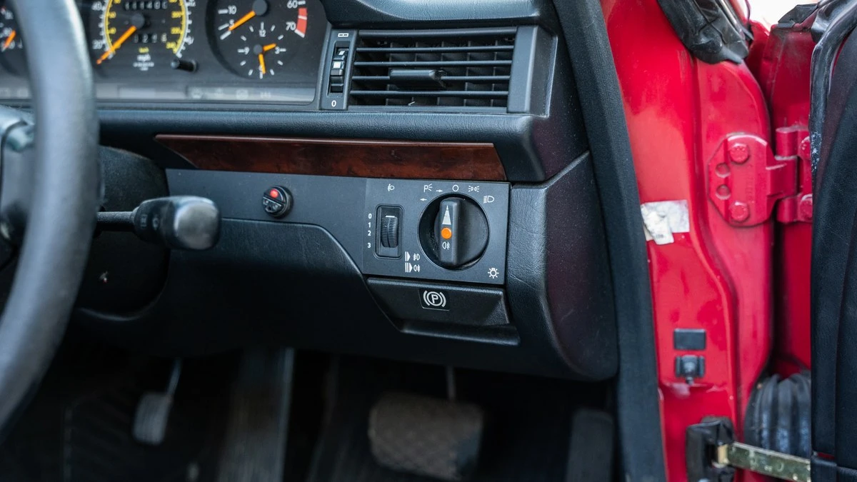 1994 Mercedes-Benz W124 E-Class - Image 26 of 30