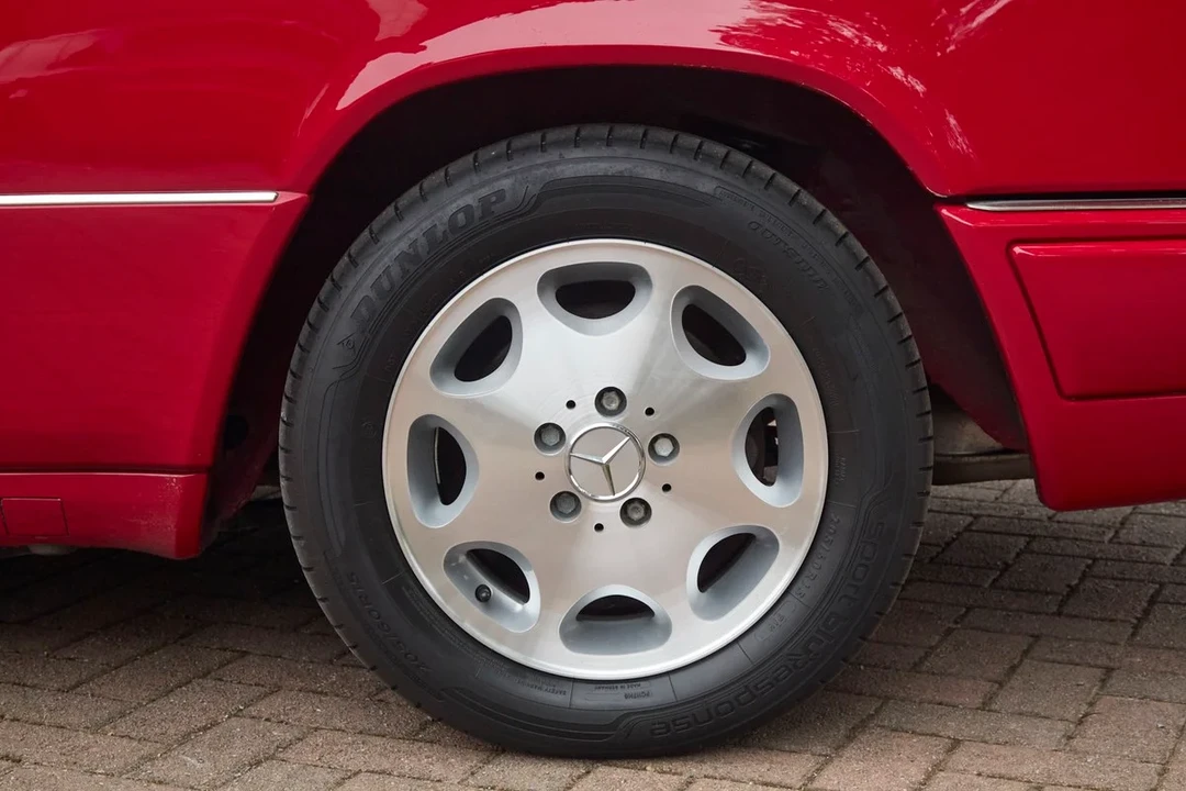1994 Mercedes-Benz W124 E-Class - Image 18 of 30