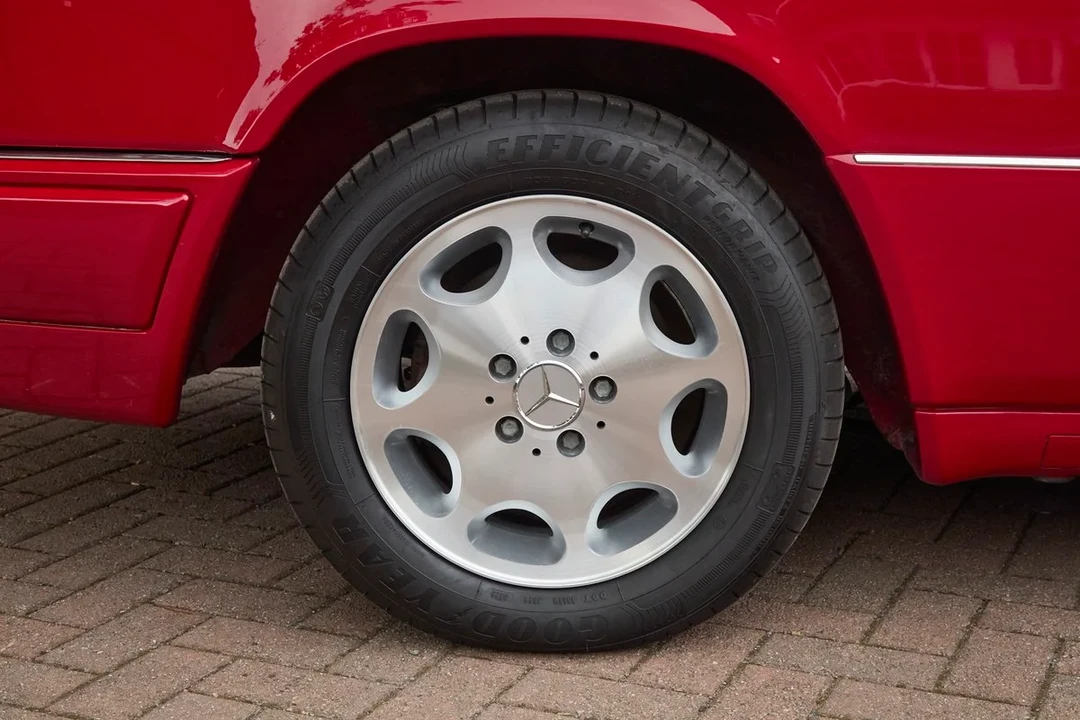 1994 Mercedes-Benz W124 E-Class - Image 19 of 30
