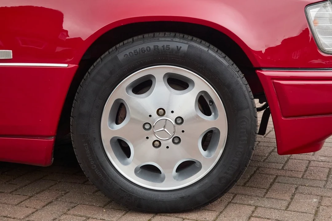 1994 Mercedes-Benz W124 E-Class - Image 20 of 30