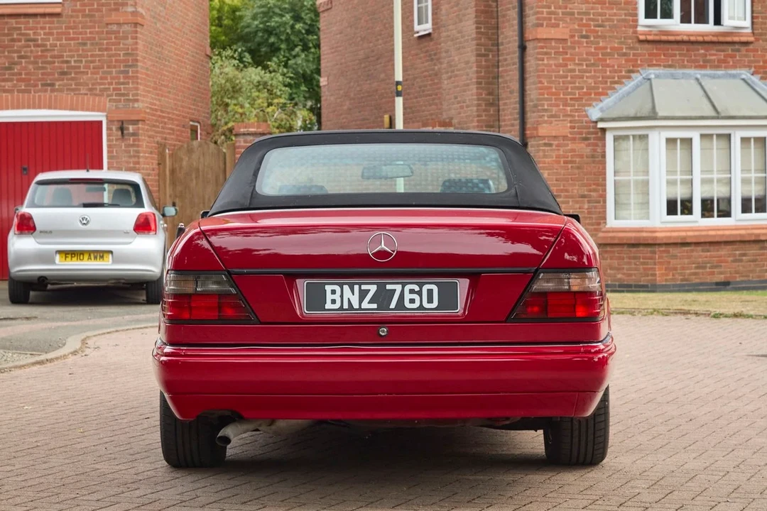 1994 Mercedes-Benz W124 E-Class - Image 13 of 30