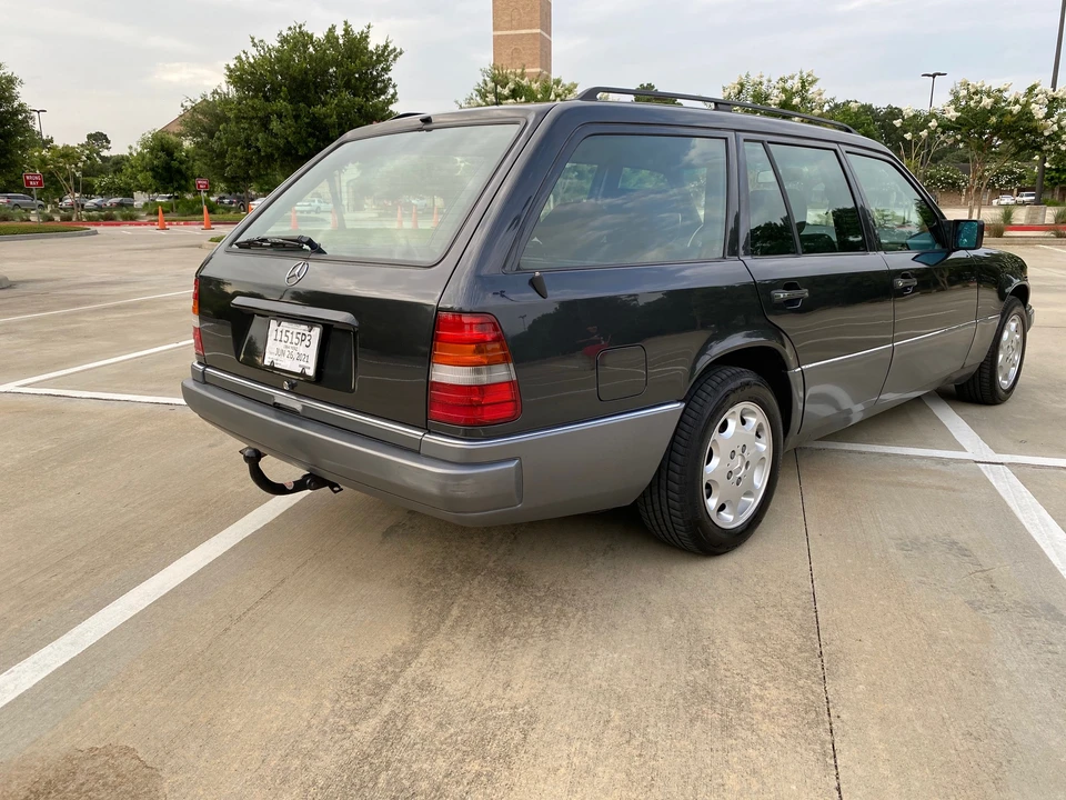 1994 Mercedes-Benz W124 E-Class - Image 10 of 31