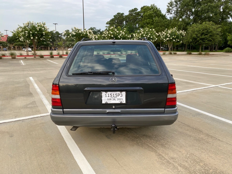 1994 Mercedes-Benz W124 E-Class - Image 12 of 31