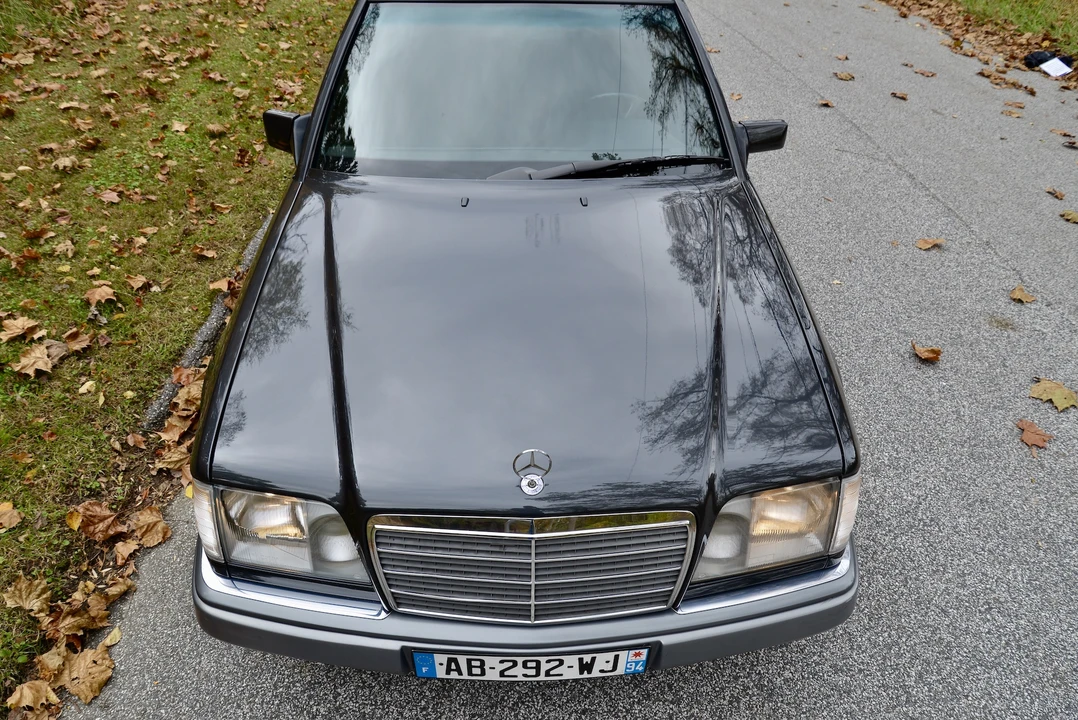 1994 Mercedes-Benz W124 E-Class - Image 17 of 31