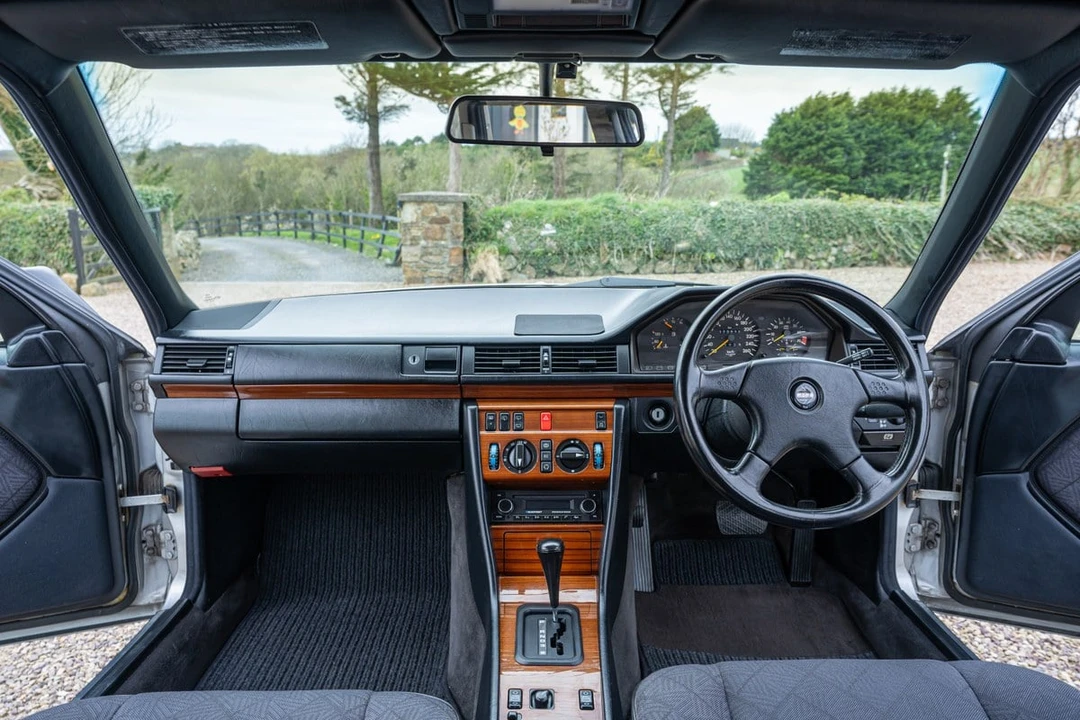 1994 Mercedes-Benz W124 E-Class - Image 25 of 31