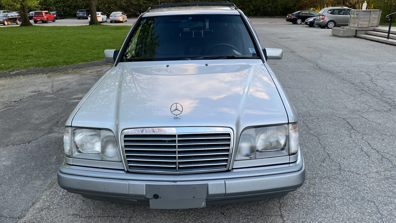 1994 Mercedes-Benz W124 E-Class - Image 11 of 31