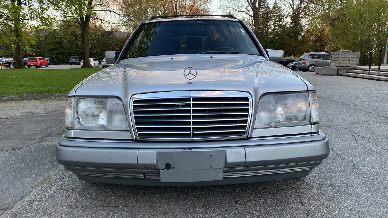 1994 Mercedes-Benz W124 E-Class - Image 13 of 31