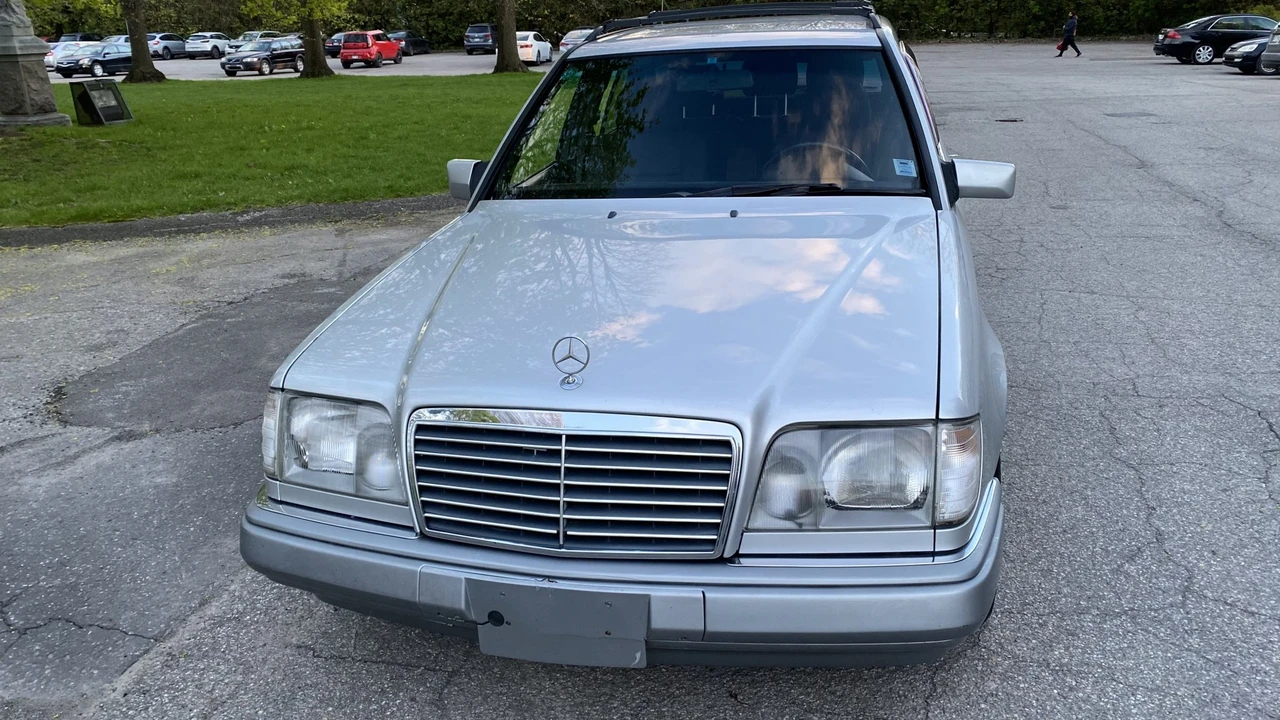1994 Mercedes-Benz W124 E-Class - Image 10 of 31