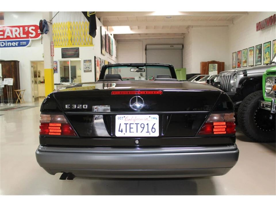 1994 Mercedes-Benz W124 E-Class - Image 15 of 31
