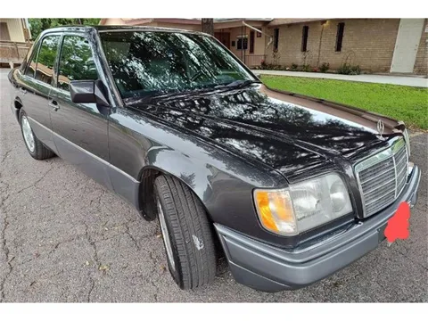1994 Mercedes-Benz E320 Sedan