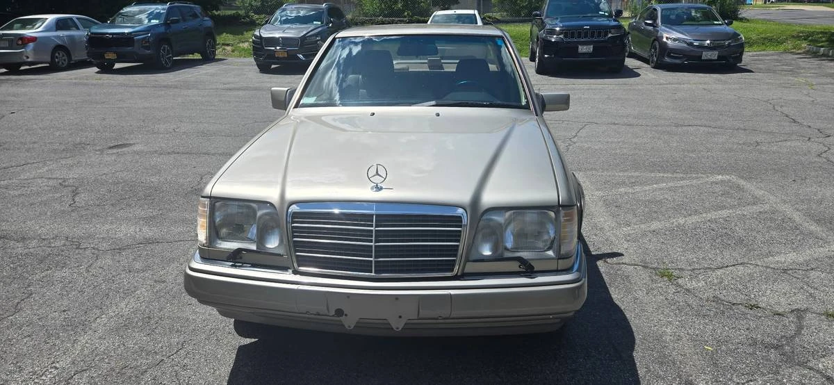1994 Mercedes-Benz W124 E-Class - Image 2 of 9