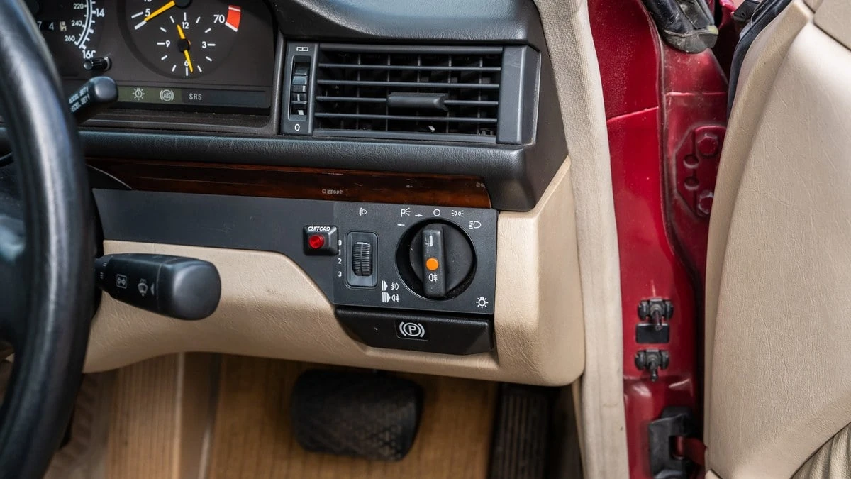 1994 Mercedes-Benz W124 E-Class - Image 26 of 30
