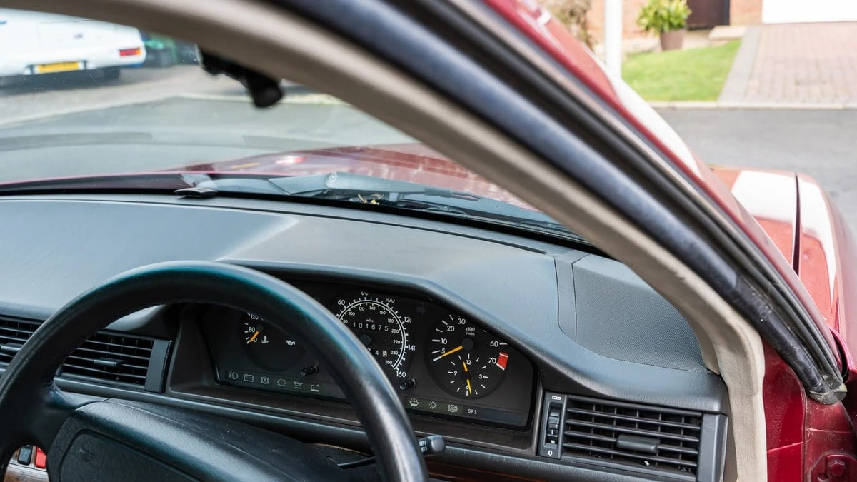 1994 Mercedes-Benz W124 E-Class - Image 27 of 30
