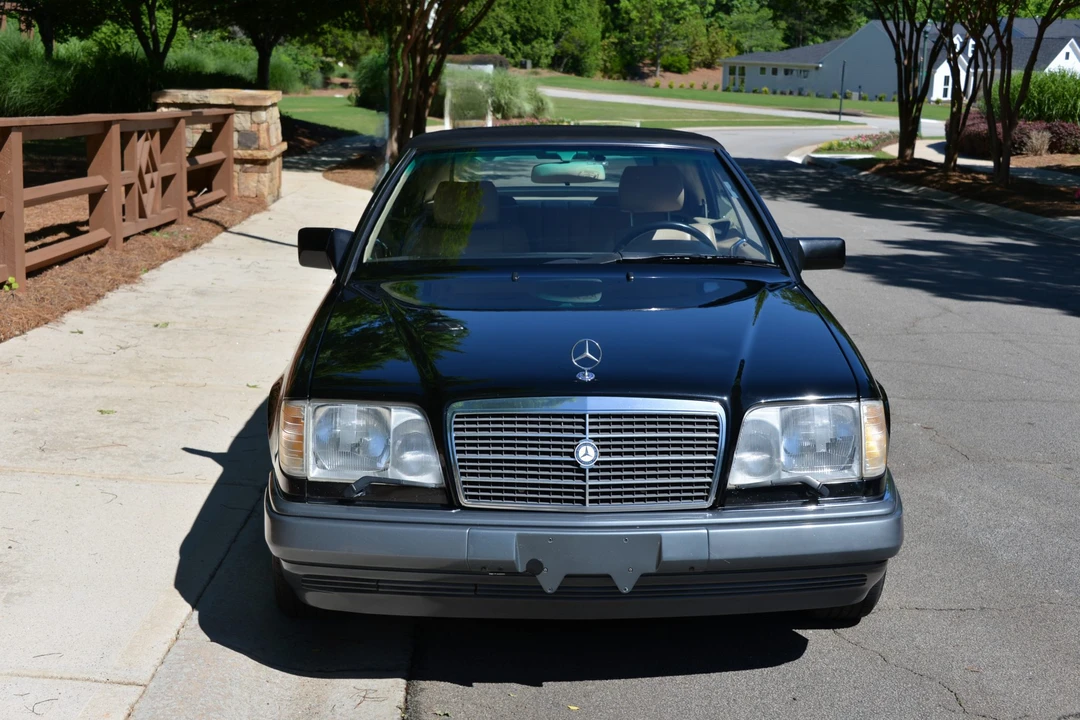 1994 Mercedes-Benz W124 E-Class - Image 2 of 31