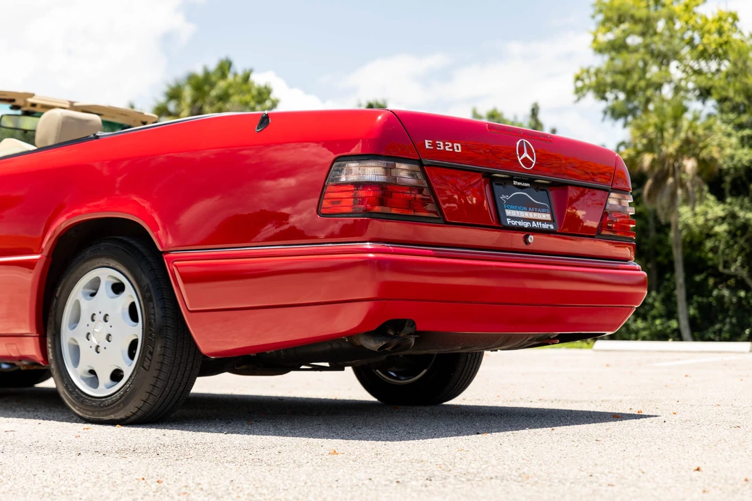 1994 Mercedes-Benz W124 E-Class - Image 18 of 31