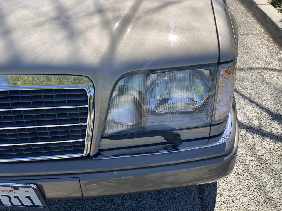 1994 Mercedes-Benz W124 E-Class - Image 13 of 31