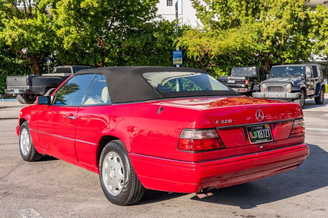 1994 Mercedes-Benz W124 E-Class - Image 13 of 31