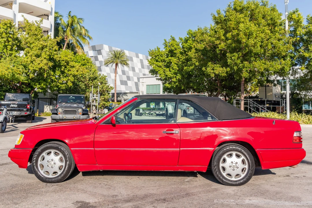 1994 Mercedes-Benz W124 E-Class - Image 12 of 31