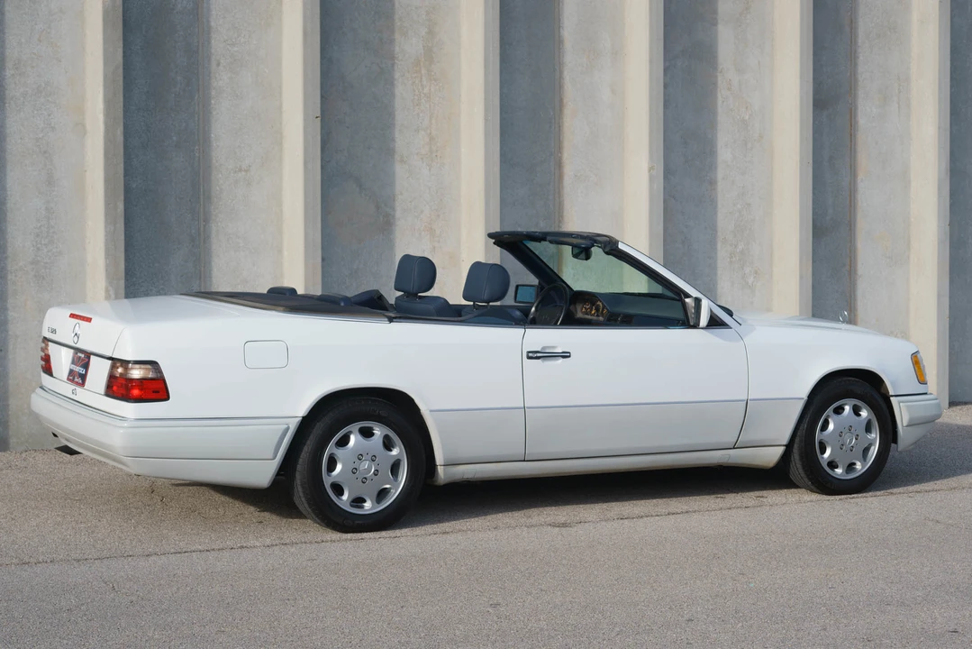 1994 Mercedes-Benz W124 E-Class - Image 11 of 31
