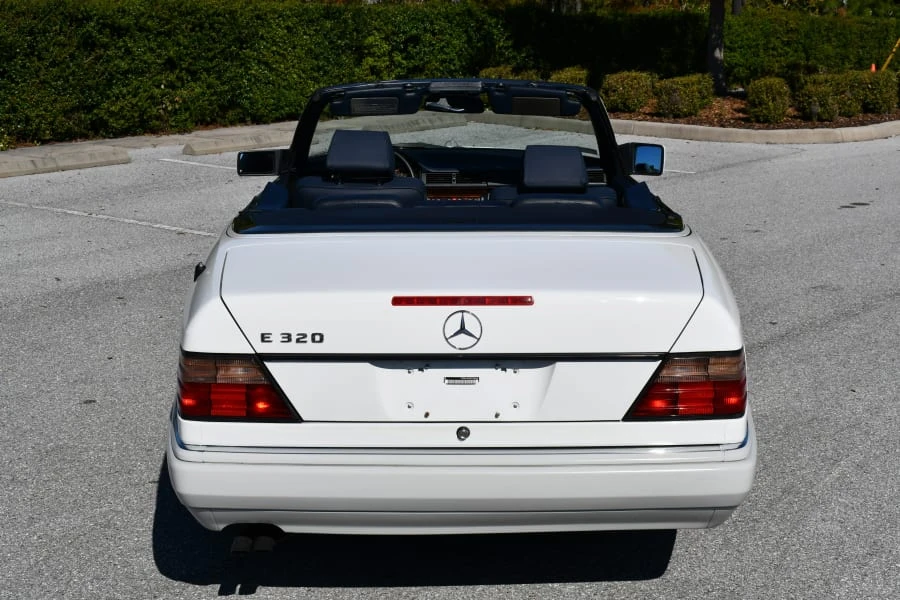 1994 Mercedes-Benz W124 E-Class - Image 13 of 27