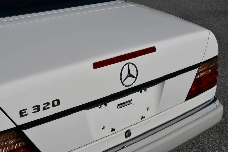 1994 Mercedes-Benz W124 E-Class - Image 14 of 27