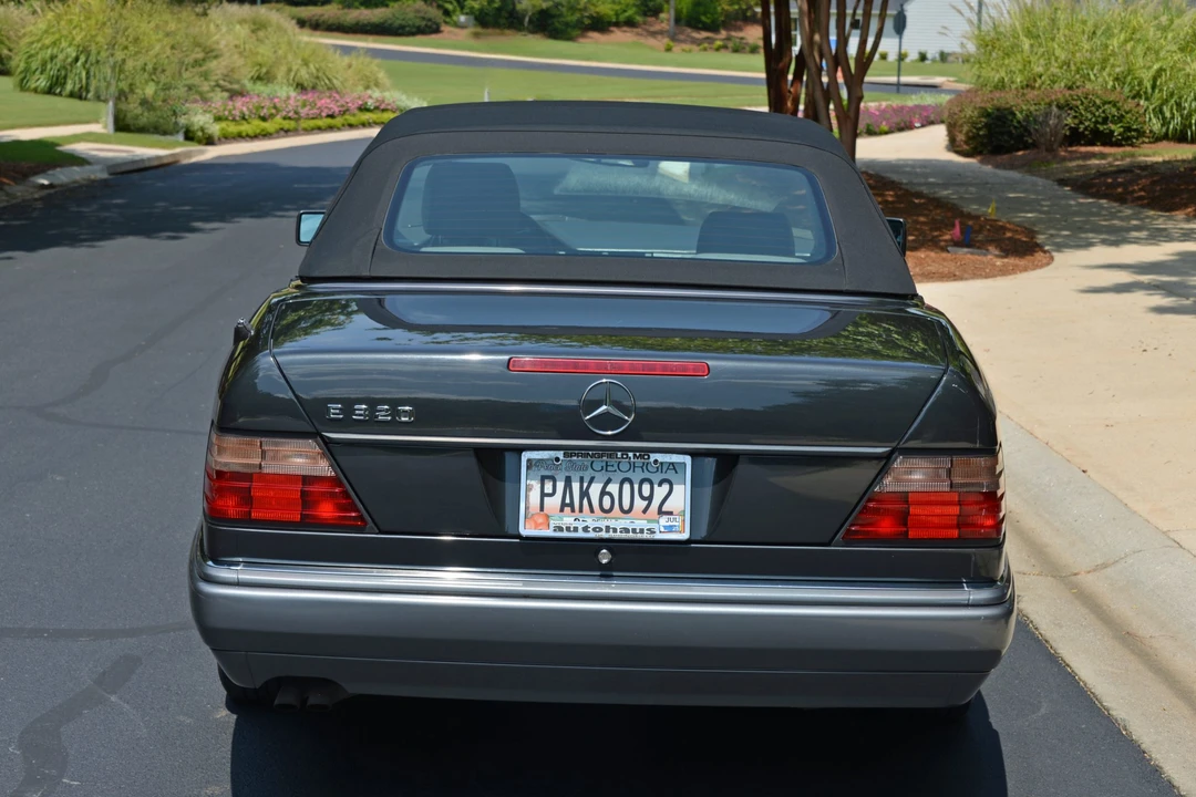 1994 Mercedes-Benz W124 E-Class - Image 11 of 31