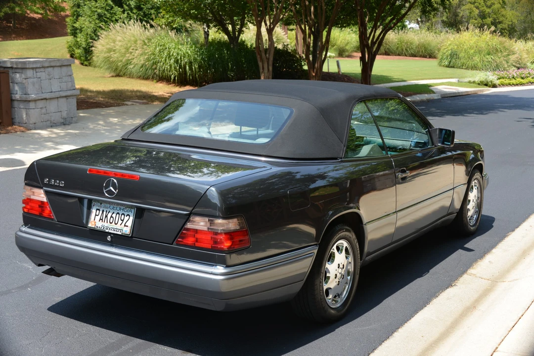 1994 Mercedes-Benz W124 E-Class - Image 12 of 31