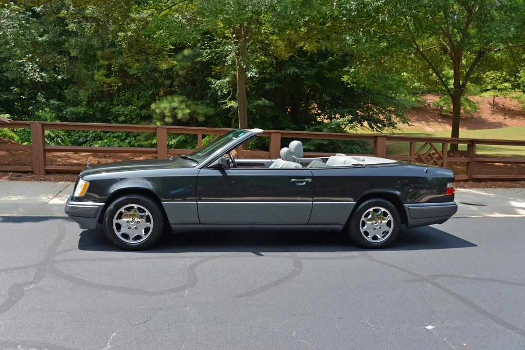 1994 Mercedes-Benz W124 E-Class - Image 2 of 31