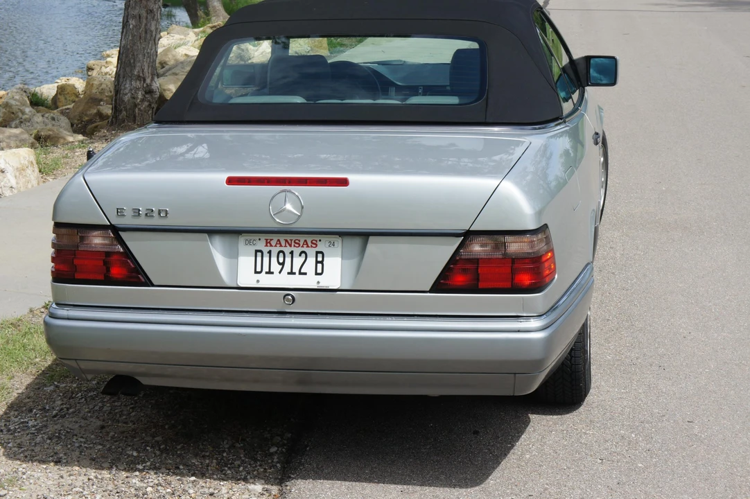 1994 Mercedes-Benz W124 E-Class - Image 23 of 31