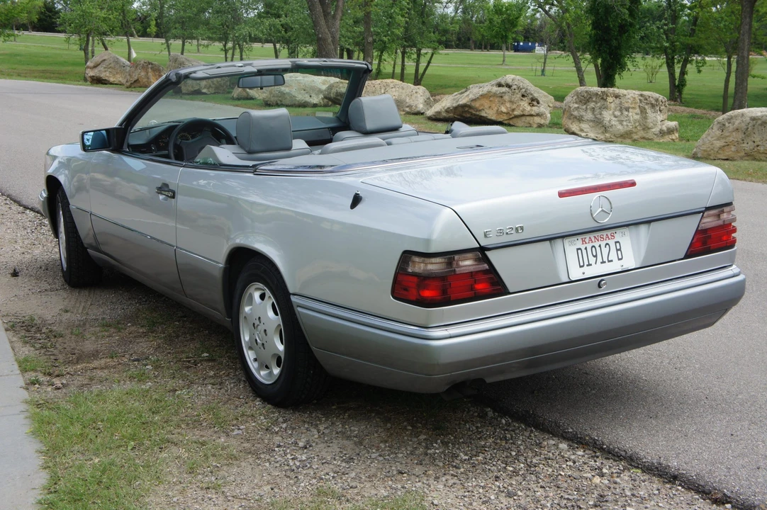 1994 Mercedes-Benz W124 E-Class - Image 8 of 31