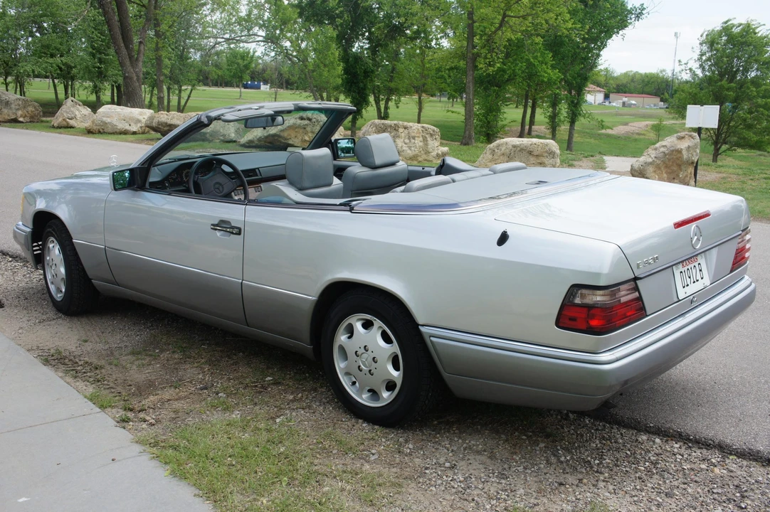 1994 Mercedes-Benz W124 E-Class - Image 9 of 31