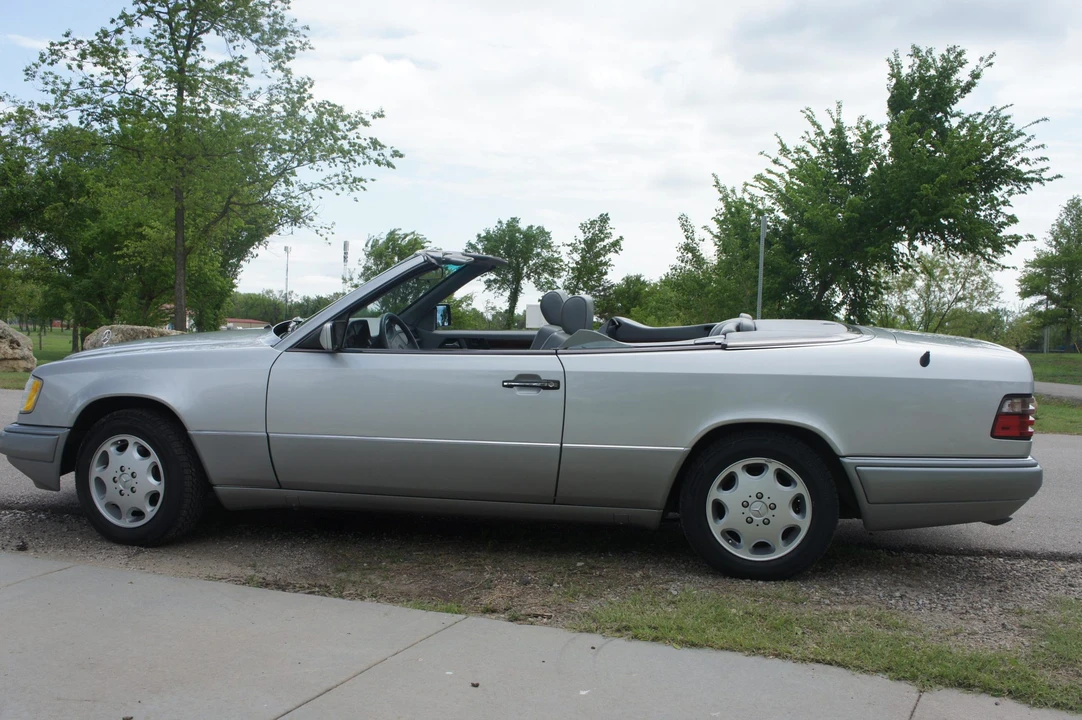 1994 Mercedes-Benz W124 E-Class - Image 10 of 31